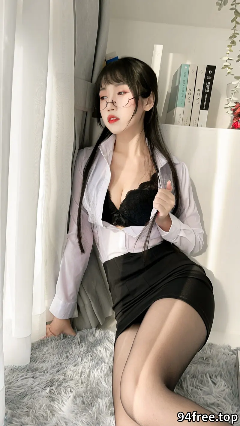 不呆猫-黑丝包臀裙OL [24P+5V-907MB] - 就是免费-就是免费