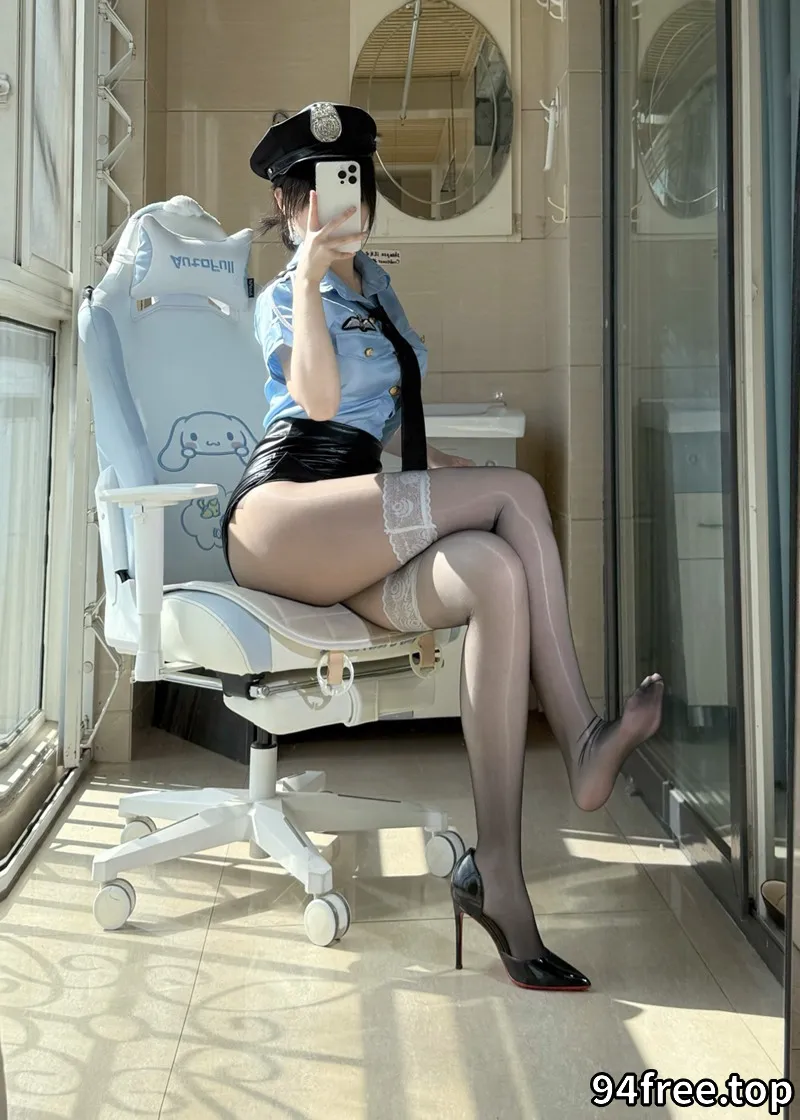 不可爱羚-黑丝白丝女警[48P+8V-1.14GB]-就是免费