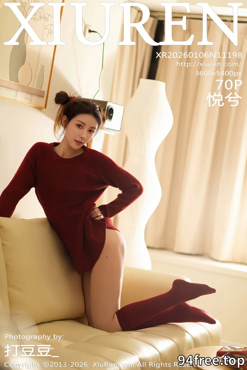 [XiuRen秀人网] NO.11198 模特悦兮性感深红色毛衣配红色丝袜秀曼妙身姿迷人诱惑写真-就是免费