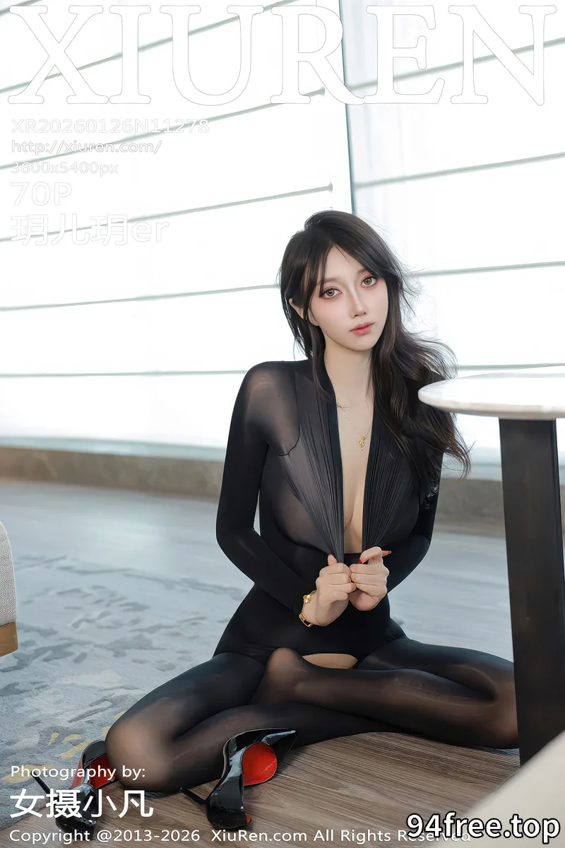 [XiuRen秀人网] NO.11278 模特玥儿玥er性感开档黑色连体丝袜+黑丝吊袜秀曼妙身姿诱惑写真-就是免费