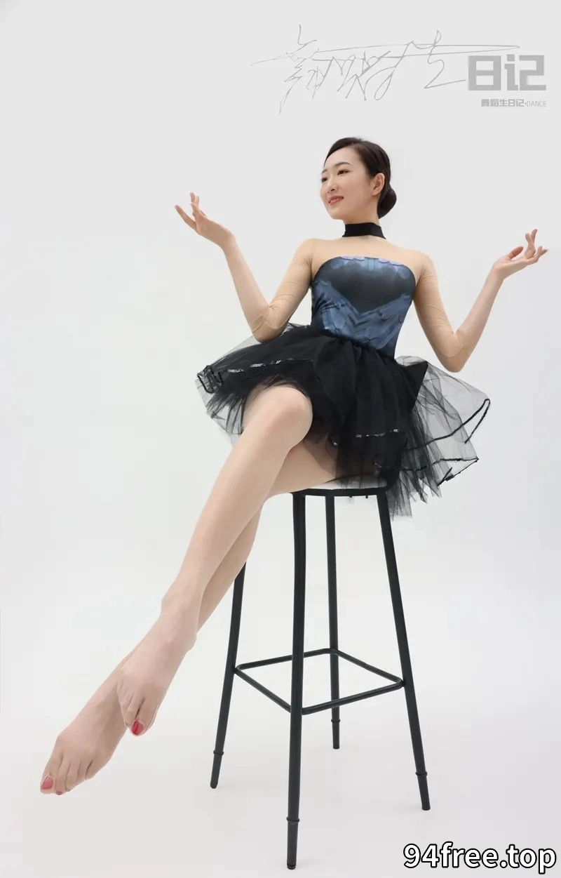 GALLI嘉丽 舞蹈生日记 2022.01.26 NO.092 咚咚 [32P-59MB]-就是免费