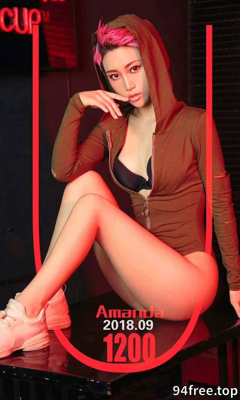 [Ugirls爱尤物] NO.1200 短发嫩模Amanda性感夜店风高叉连体衣秀完美身材写真 - 就是免费-就是免费