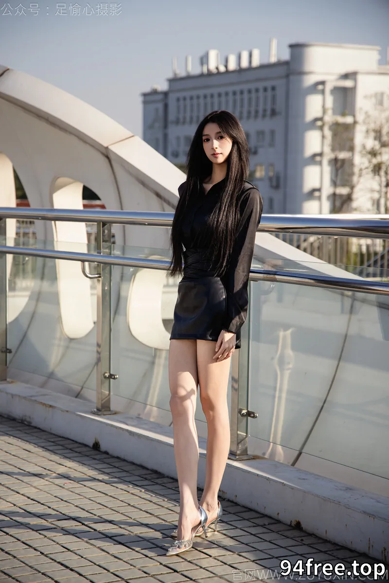 [足愉心] NO.020 云悦（搭配：黑色衬衫、皮裙、高跟鞋、裸足） [120P+2V-5.44GB]-就是免费