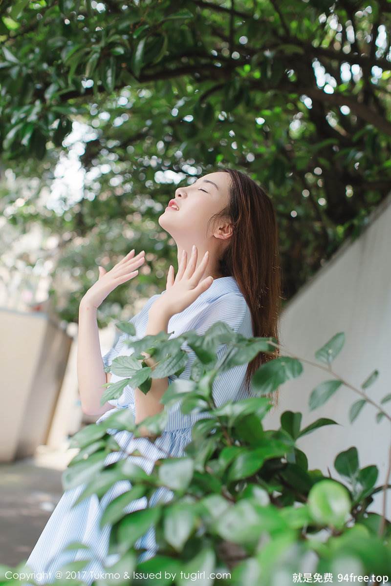 [Tukmo兔几盟] Vol.099 新人妹子绵绵户外清爽连身裙西瓜外拍阳光甜美写真-就是免费