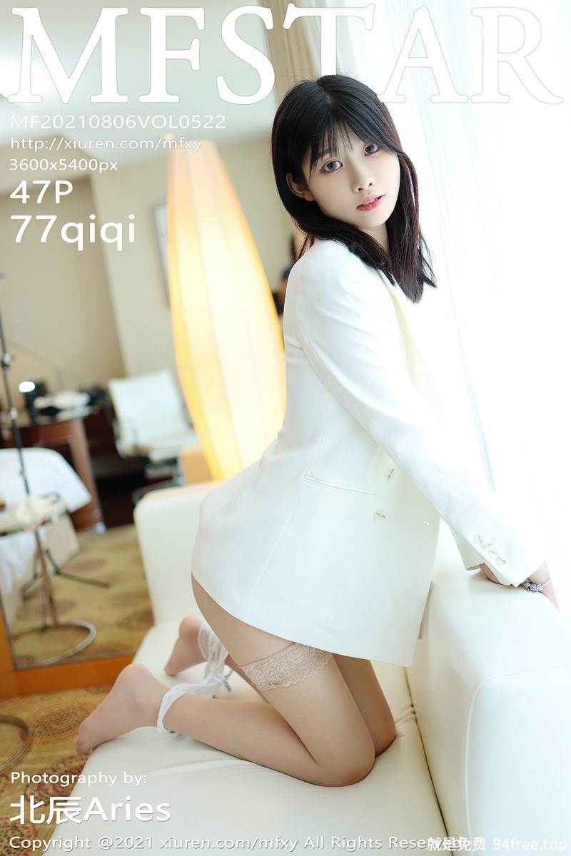 [MFStar模范学院] Vol.522 新人模特77qiqi私房真空西装配肉色蕾丝袜秀翘臀美腿诱惑写真-就是免费