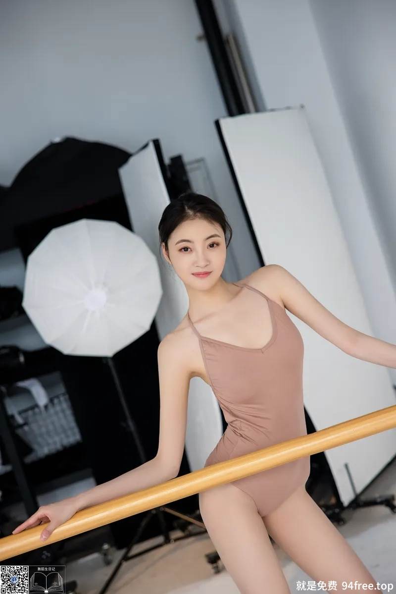 GALLI嘉丽 舞蹈生日记 2020.01.01 NO.001 毛毛 [53P-394MB]-就是免费