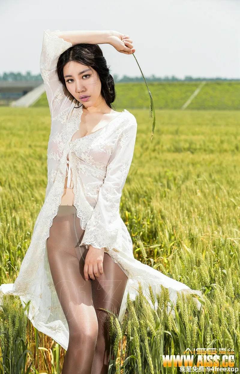 [AISS爱丝] F5019 NO.059 2015.07.25 麦田骑行者 [44P-53MB]-就是免费