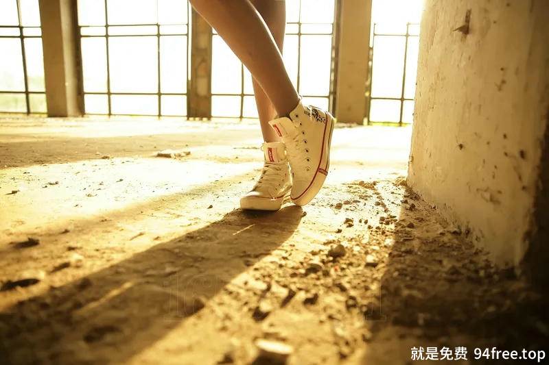[AISS爱丝] 钻石会员 神秘系列 T005 2015.07.28 人工操作少女 [66P-103MB]-就是免费