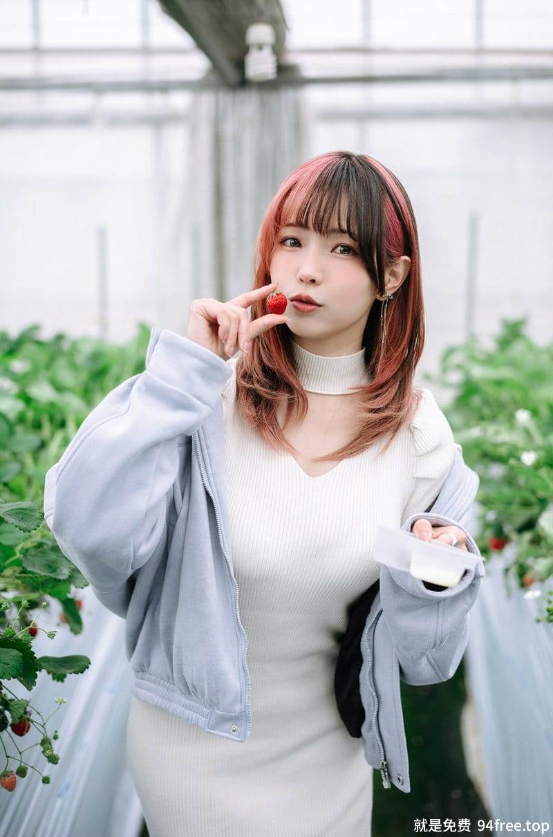 ElyEE子 Strawberry Picking Date [34P+2V-128MB]-就是免费