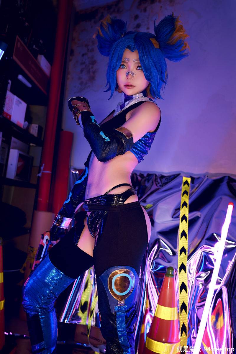 ZinieQ Neon (Valorant) [40P-488MB]-就是免费
