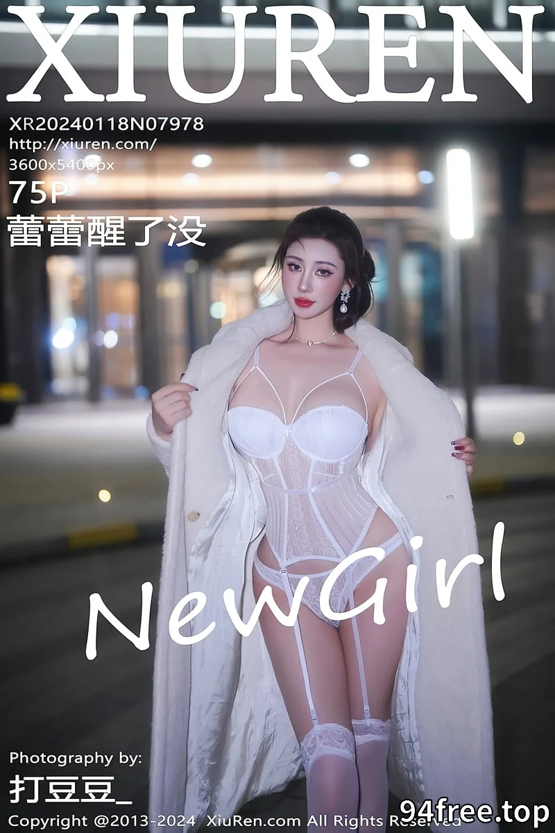 [XiuRen秀人网] No.7978 新人模特蕾蕾醒了没性感白色蕾丝情趣服饰配白丝吊袜诱惑写真-就是免费