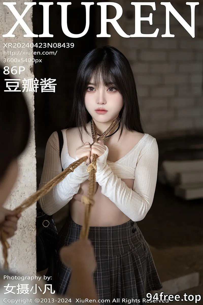 [XiuRen秀人网] No.8439 模特豆瓣酱捆绑主题性感白色上衣配开档黑丝秀丰满身材诱惑写真-就是免费