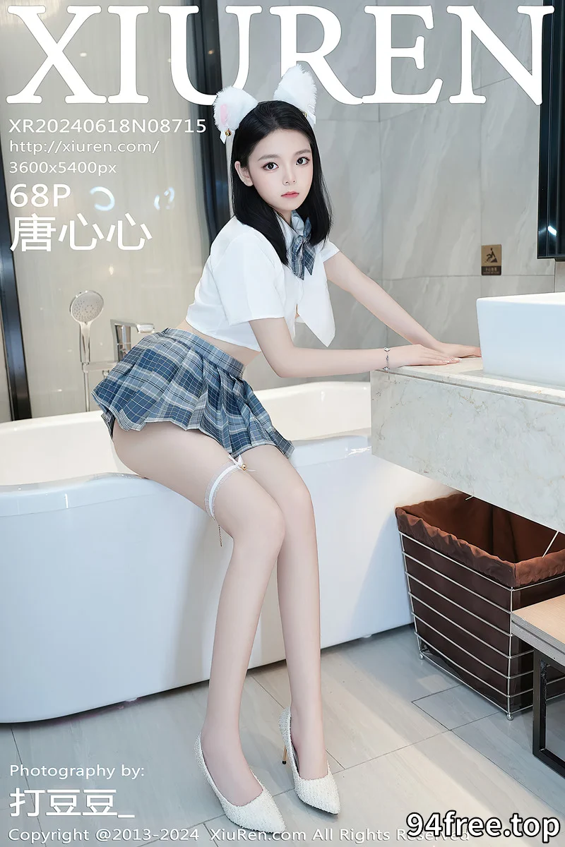 [XiuRen秀人网] No.8715 模特唐心心私房浴室性感白T配短裙露白丝袜秀翘臀美腿诱惑写真-就是免费